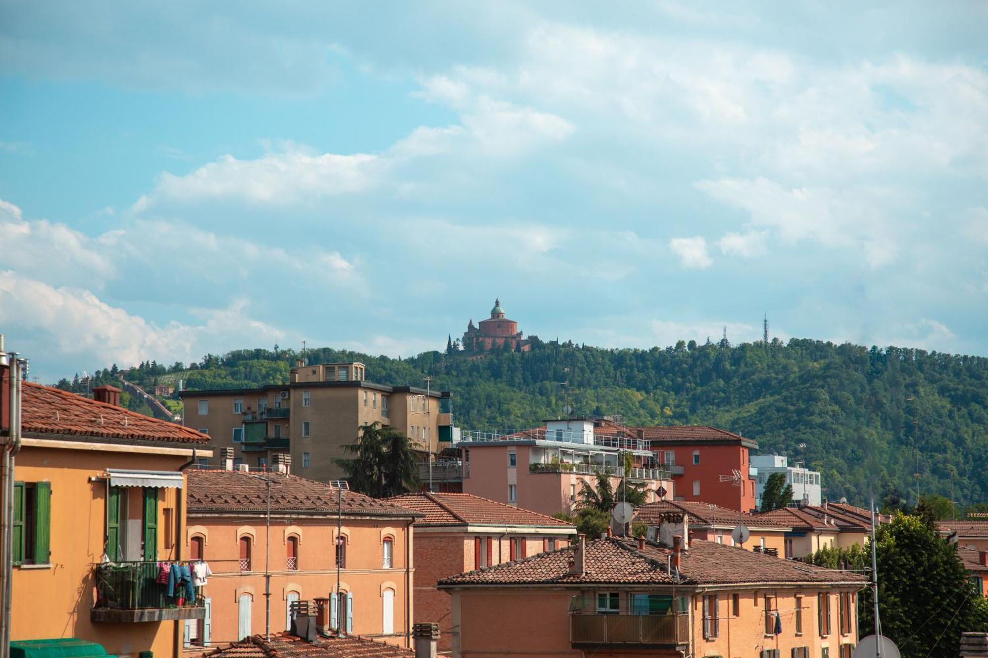 Appartamento Accogliente Con Vista San Luca Bologna Exterior photo
